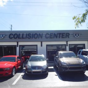 Supreme Collision has the answer to all your auto body needs and services!

Supreme Collision, 938 4th Ave N Naples, FL 34102
http://supremecollisionnaples.com/
