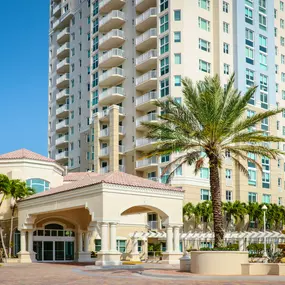 Vi at Aventura building exterior.