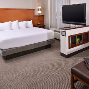 Rooms should always feel, well, roomy and we made no exception here with separate sleeping and living areas, including one king Hyatt Grand Bed® and our Cozy Corner with sofa sleeper, perfect to sit back and relax.