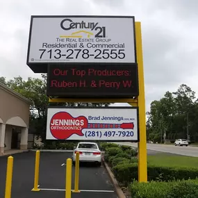 Jennings Orthodontics sign from Memorial (near Wilcrest)