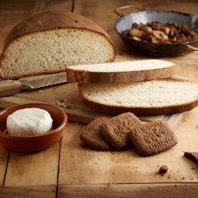 Vers biologisch boerenbrood uit eigen bakkerij