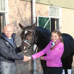 Zadel pasafspraak bij Van Rijs