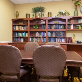 Summit Hill Senior Living has a library with computer and internet access available to residents.