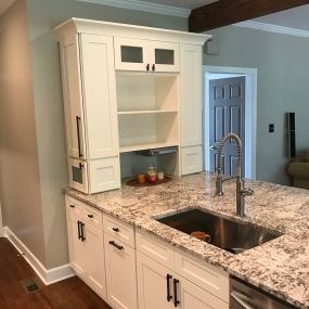 The top choice in Johns Creek and surrounding areas for kitchen and bathroom remodeling, countertop installation, basement renovations, flooring installation, and more!  Contact us today or stop by our showroom!