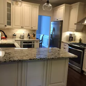 The top choice in Johns Creek and surrounding areas for kitchen and bathroom remodeling, countertop installation, basement renovations, flooring installation, and more!  Contact us today or stop by our showroom!