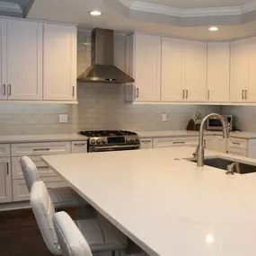 The top choice in Johns Creek and surrounding areas for kitchen and bathroom remodeling, countertop installation, basement renovations, flooring installation, and more!  Contact us today or stop by our showroom!