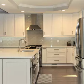 The top choice in Johns Creek and surrounding areas for kitchen and bathroom remodeling, countertop installation, basement renovations, flooring installation, and more!  Contact us today or stop by our showroom!