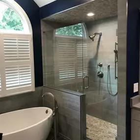 The top choice in Johns Creek and surrounding areas for kitchen and bathroom remodeling, countertop installation, basement renovations, flooring installation, and more!  Contact us today or stop by our showroom!