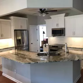 The top choice in Johns Creek and surrounding areas for kitchen and bathroom remodeling, countertop installation, basement renovations, flooring installation, and more!  Contact us today or stop by our showroom!