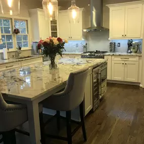 The top choice in Johns Creek and surrounding areas for kitchen and bathroom remodeling, countertop installation, basement renovations, flooring installation, and more!  Contact us today or stop by our showroom!