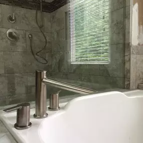 The top choice in Johns Creek and surrounding areas for kitchen and bathroom remodeling, countertop installation, basement renovations, flooring installation, and more!  Contact us today or stop by our showroom!