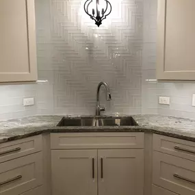 The top choice in Johns Creek and surrounding areas for kitchen and bathroom remodeling, countertop installation, basement renovations, flooring installation, and more!  Contact us today or stop by our showroom!