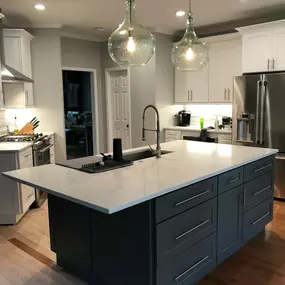 The top choice in Johns Creek and surrounding areas for kitchen and bathroom remodeling, countertop installation, basement renovations, flooring installation, and more!  Contact us today or stop by our showroom!