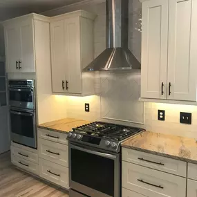 The top choice in Johns Creek and surrounding areas for kitchen and bathroom remodeling, countertop installation, basement renovations, flooring installation, and more!  Contact us today or stop by our showroom!