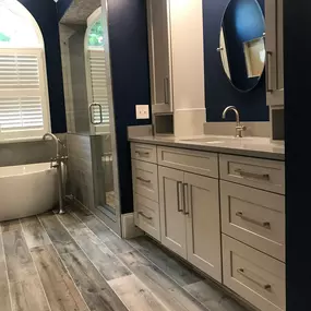 The top choice in Johns Creek and surrounding areas for kitchen and bathroom remodeling, countertop installation, basement renovations, flooring installation, and more!  Contact us today or stop by our showroom!