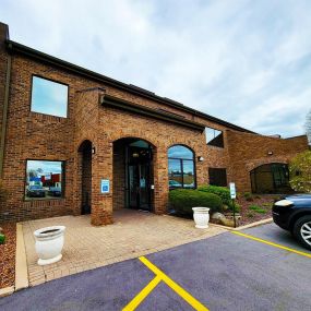 Building and entrance of our Green Bay personal injury law office.