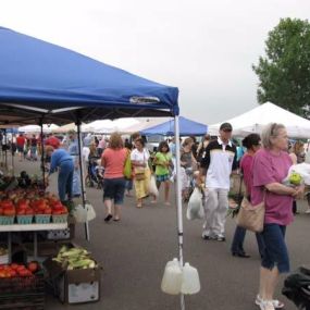 With live music, entertainment, and fun – the Maple Grove Farmers Market has truly become a community event to look forward to. Stop by for some delicious food, wonderful smells, and awesome experiences!