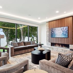 Transform Your Living Room into a Stylish Sanctuary with Wooddale Builders Inc.