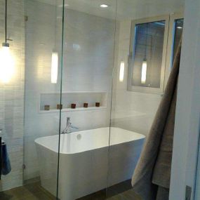 Bild von V-Y Glass & Mirror Services Inc.