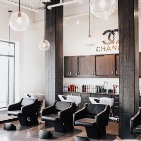 Gigi’s Salon & Spa, we connect beauty, education, and wellbeing with nurturing rituals and warm environments.