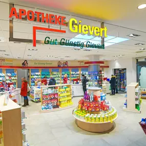 Aussenansicht der Apotheke Gievert im Carolinenhof