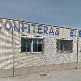 confiteria-el-bernesga-fachada-03.jpg