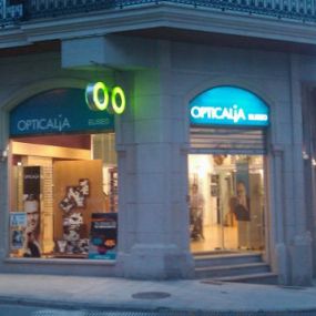 centro-optico-eliseo-fachada-01.jpg