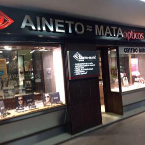 optica-aineto-mata-fachada-01.jpg