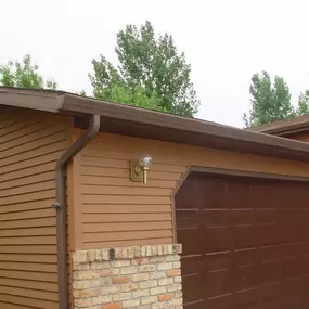 A well designed gutter system will reduce and even eliminate water and ice issues around your home surfaces, greenery and foundation by carrying the rain water away for manageable drainage.