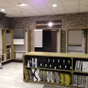 Showroom raamdecoratie