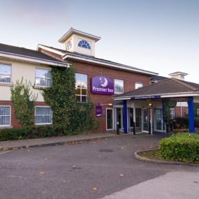 Premier Inn Rugby North (Newbold) hotel exterior