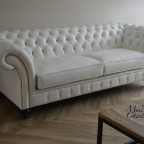 Nieuwe Chesterfield in wit