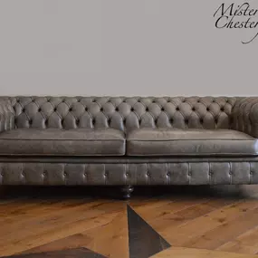 Nieuwe Chesterfield in taupé