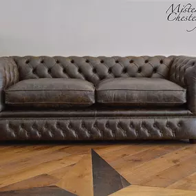 Vintage Chesterfield bruin