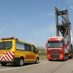 IJmond Exceptioneel Transport Begeleiding