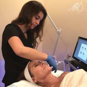 At Asaadi Plastic Surgery, we offer non-invasive treatments using laser and ultrasound technologies as well as cosmetic injectables. These treatments can tighten skin, eliminate wrinkles or blemishes, and help you look younger without the downtime of traditional procedures.