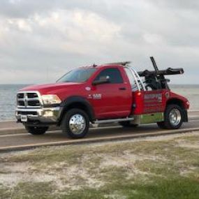 Autopros Towing & Recovery LLC delivers the safest, most reliable towing services in Tampa, FL. We are quickly building a reputation as the area’s most professional and courteous towing company. With more than 20 years of experience behind us, you can rest assured that your vehicle will be in good shape thanks to our towing and roadside assistance services.