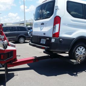 Autopros Towing & Recovery LLC delivers the safest, most reliable towing services in Tampa, FL. We are quickly building a reputation as the area’s most professional and courteous towing company. With more than 20 years of experience behind us, you can rest assured that your vehicle will be in good shape thanks to our towing and roadside assistance services.