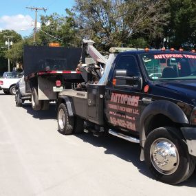 Autopros Towing & Recovery LLC delivers the safest, most reliable towing services in Tampa, FL. We are quickly building a reputation as the area’s most professional and courteous towing company. With more than 20 years of experience behind us, you can rest assured that your vehicle will be in good shape thanks to our towing and roadside assistance services.