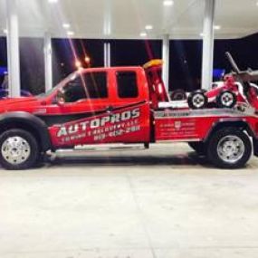 Autopros Towing & Recovery LLC delivers the safest, most reliable towing services in Tampa, FL. We are quickly building a reputation as the area’s most professional and courteous towing company. With more than 20 years of experience behind us, you can rest assured that your vehicle will be in good shape thanks to our towing and roadside assistance services.