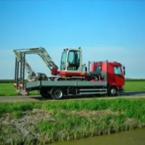 Takeuchi TB 145 midigraver