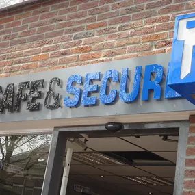 Bild von Safe & Secure van der Meer