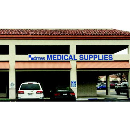 Logotipo de DMES Home Medical Supply Store Orange