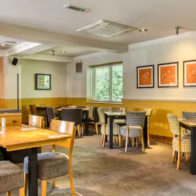 Premier Inn Guildford North (A43) restaurant