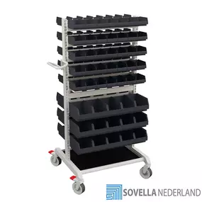 De Treston basic trolley combinatie 1 is een robuuste trolley voor het opslaan van kleine goederen over de werkvloer. De 100 bakjes geven de gebruiker een grote grijpvoorraad waardoor er efficiënt op locatie kan worden gewerkt.