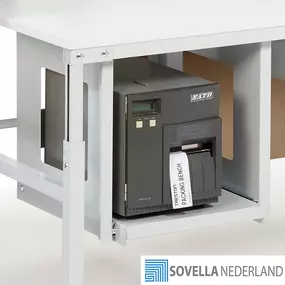 Een A4 printer neemt veel ruimte in beslag op een werktafel. De Treston PSP50 printerhouder is de ideale oplossing voor het veilig en netjes verplaatsen van de printer.  Deze printerhouder is universeel en kan onder nagenoeg elk soort werktafel of inpaktafel worden gehangen. 
De printerhouder is voorzien van een uitschuifbaar legbord waardoor de printer altijd in de ergonomische reikafstand  kan bevinden. De vrije ruimte voor de printer is 400x500x415 mm.