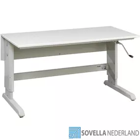 Optimaal en ergonomisch werken doet u met de in hoogte verstelbare concept werktafels van Treston. De concept werktafel kan worden voorzien van een zwengel om de tafel handmatig in hoogte te verstellen.

De concept zwengeltafel is geschikt voor een grote variatie aan werkzaamheden zoals het inpakken van goederen, VAS, RMA, repair en productie.

Werktafels van Treston kunnen worden voorzien van een ESD-veilig tafelblad waardoor deze standaard voldoet aan de ESD-norm 61340-5-1.