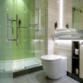 hub by Premier Inn bathroom