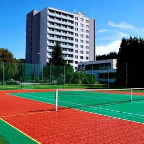 Okolí hotelu –⁠ tenisový kurt
