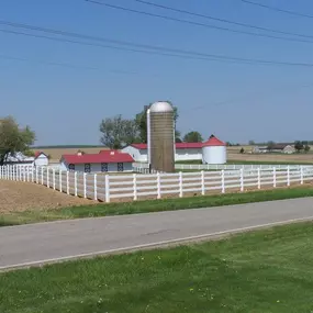 We are central Ohio's top choice for residential and commercial fence installation.  Whether you're looking for chain link fencing or wood privacy fencing, or you're interested in a low maintenance vinyl or aluminum fence, we can help!  Contact us today for details or to schedule a consultation!